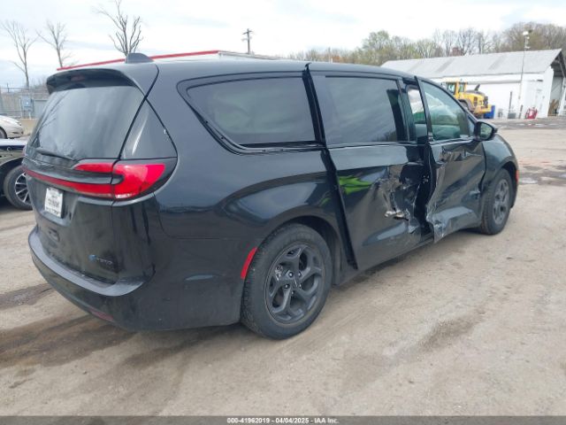 2022 CHRYSLER PACIFICA HYBRID 2C4RC1L72NR180043 Photo 3