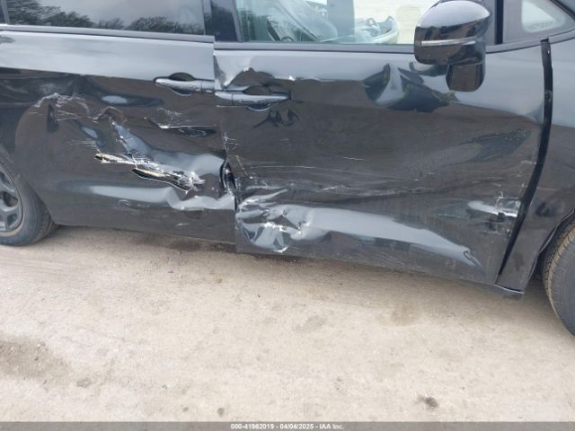 2022 CHRYSLER PACIFICA HYBRID 2C4RC1L72NR180043 Photo 5