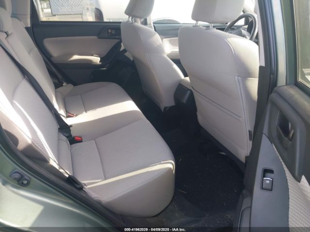 JF2SJADC8HH425268 Subaru Forester 2.5i Premium