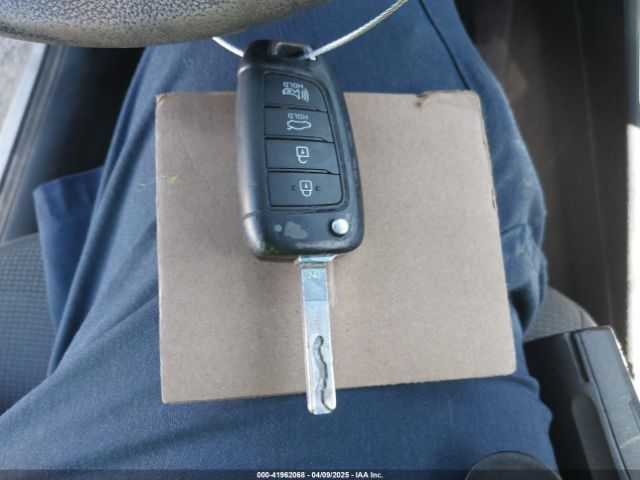 3KPC24A30KE057011 Hyundai ACCENT SE