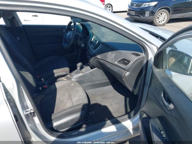 3KPC24A30KE057011 Hyundai ACCENT SE