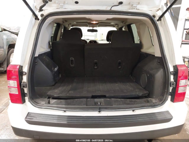 1C4NJPFB8ED717749 Jeep Patriot Latitude