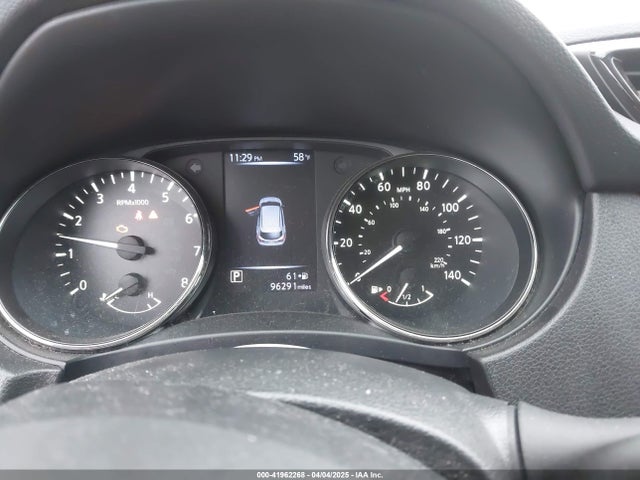 JN1BJ1CP0JW162961 Nissan Rogue Sport S