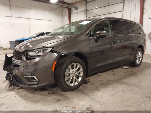 Chrysler Pacifica Touring L Awd 2023 2C4RC3BG3PR593105 Image 2