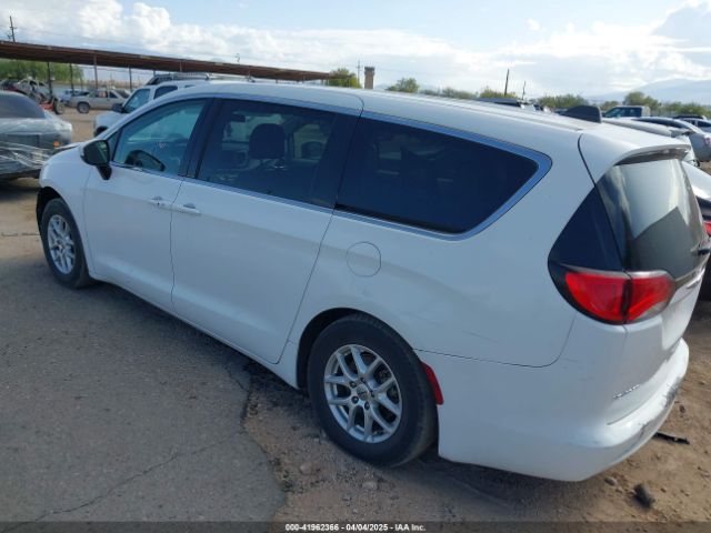 2021 CHRYSLER VOYAGER 2C4RC1CG0MR587275 Photo 2