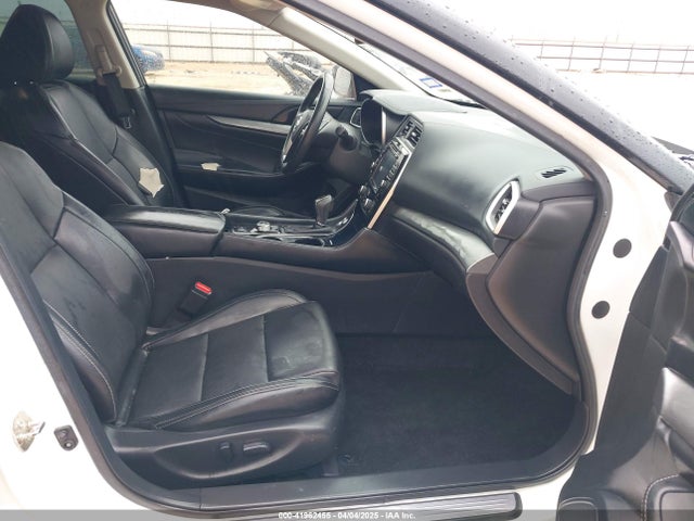 1N4AA6AP7JC383425 Nissan Maxima 3.5 Sv