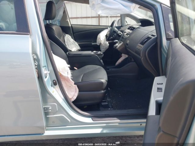 JTDZN3EU3HJ073987 Toyota Prius V Four