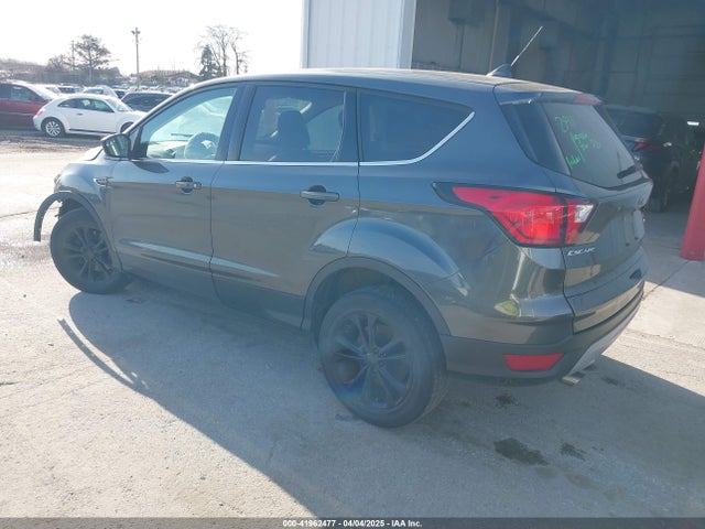 1FMCU9G96KUB83387 Ford ESCAPE SE