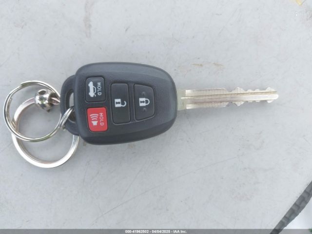 5YFBURHE8HP590872 Toyota COROLLA LE