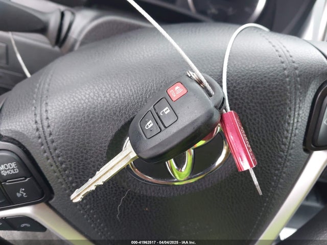5TDZARFH5KS052679 Toyota Highlander Le