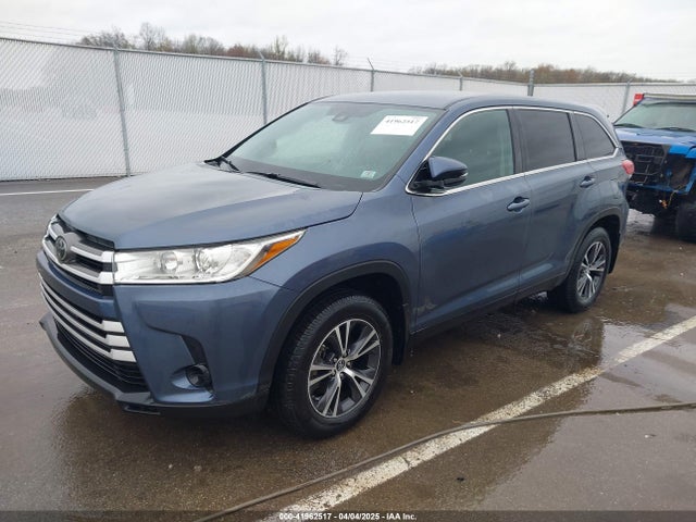 5TDZARFH5KS052679 Toyota Highlander Le
