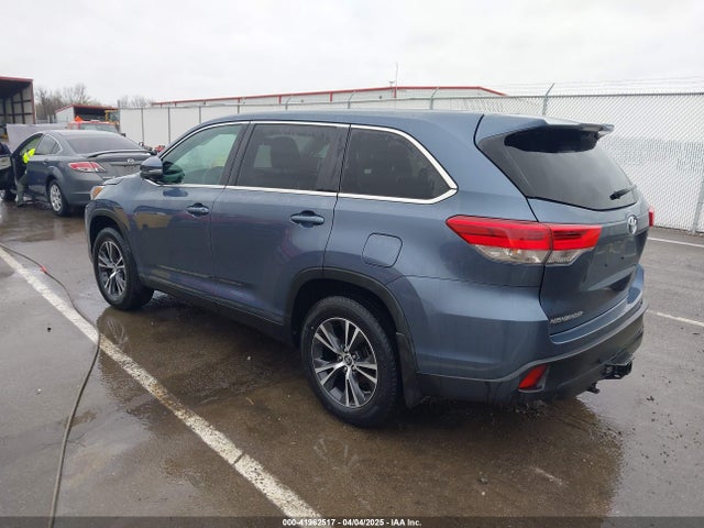 5TDZARFH5KS052679 Toyota Highlander Le