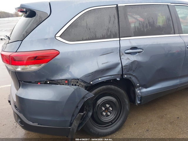 5TDZARFH5KS052679 Toyota Highlander Le