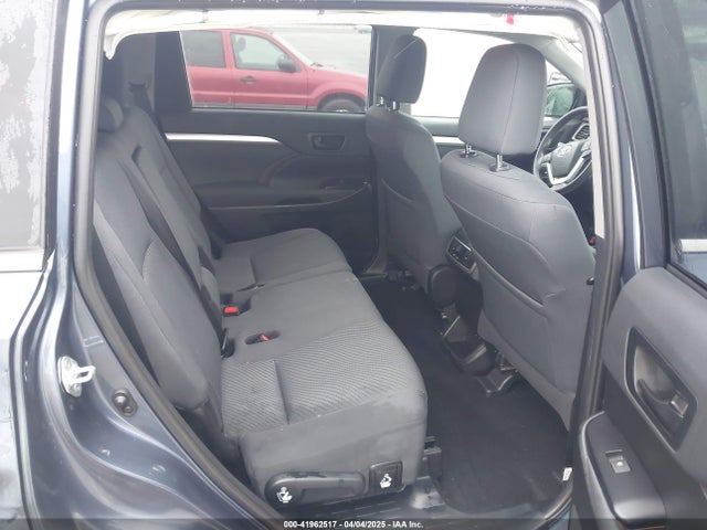 5TDZARFH5KS052679 Toyota Highlander Le