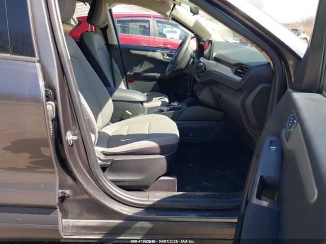 1FMCU9G63LUA27153 Ford ESCAPE SE