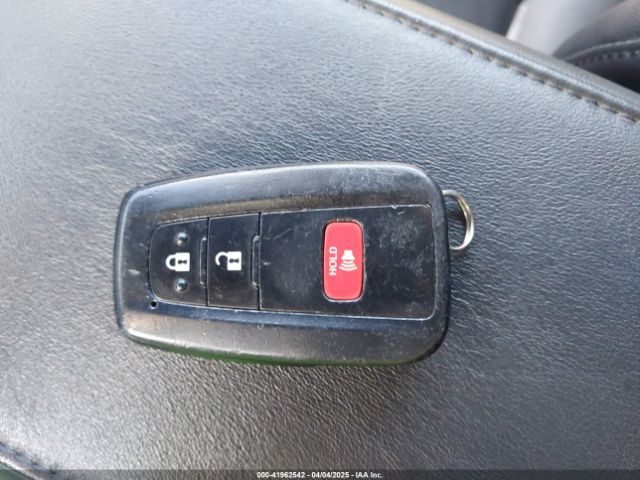 JTDL9MFU6M3026191 Toyota Prius Xle Awd-e