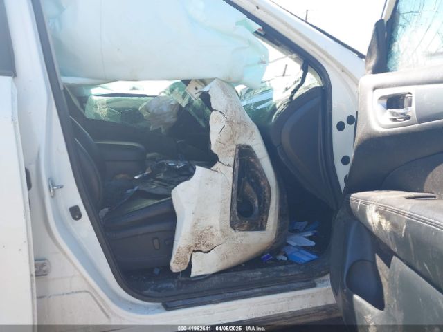 5N1DR2MM9KC600352 Nissan Pathfinder Sl