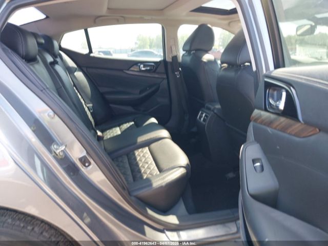 1N4AA6AP9GC421214 Nissan Maxima 3.5 Platinum