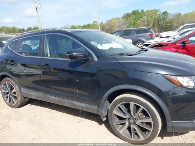 JN1BJ1CRXJW203095 Nissan Rogue Sport Sl