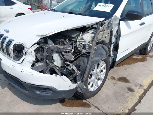 1C4PJLAB6FW602355 Jeep Cherokee Sport