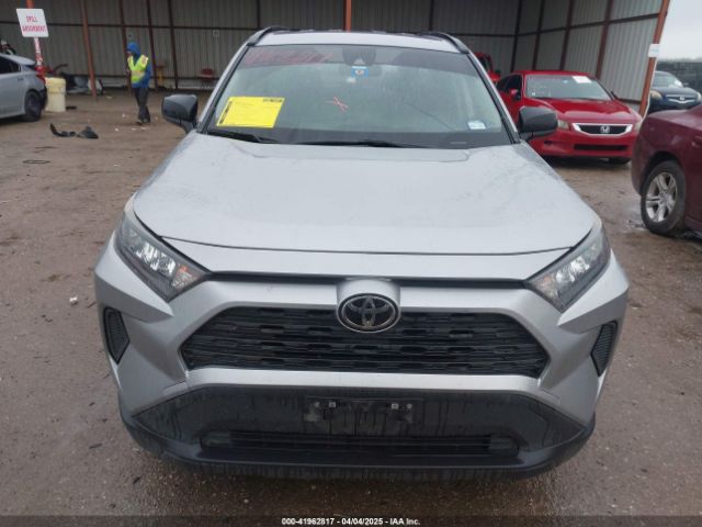 JTMH1RFV5KD040559 Toyota RAV4 LE