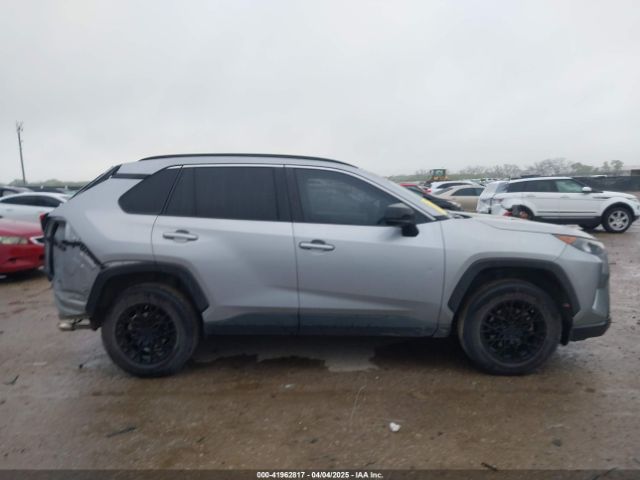 JTMH1RFV5KD040559 Toyota RAV4 LE