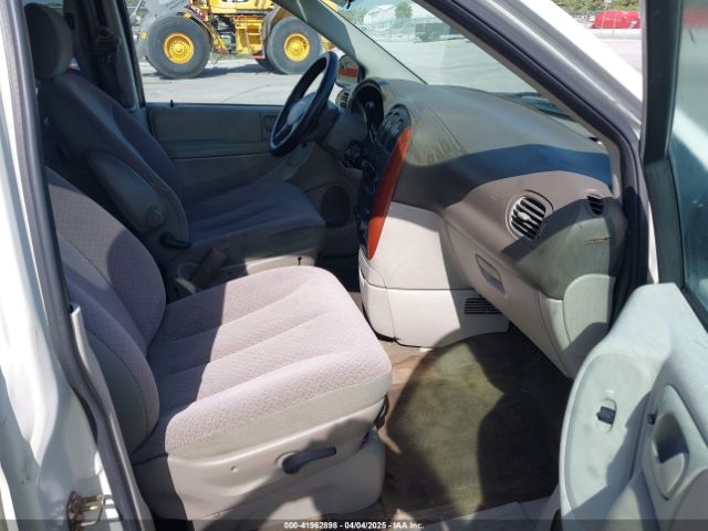 2006 CHRYSLER TOWN & COUNTRY 1A4GP45RX6B756810 Photo 4