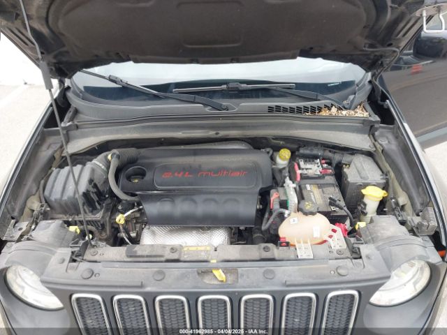 ZACCJBBB9JPH82945 Jeep Renegade Latitude 4x4