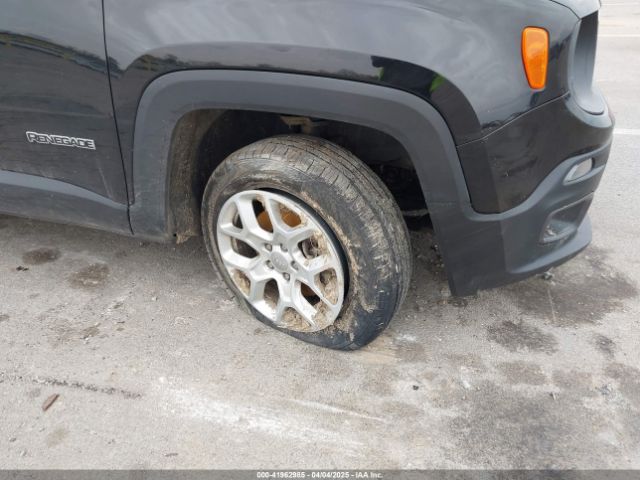 ZACCJBBB9JPH82945 Jeep Renegade Latitude 4x4