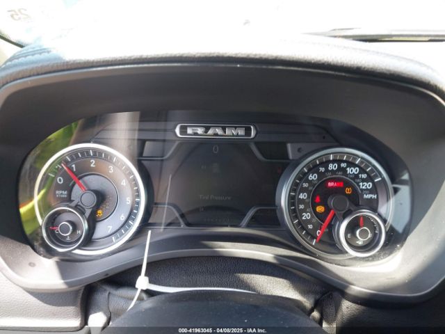1C6RREJT1KN509742 RAM 1500 Laramie  4x2 5'7 Box
