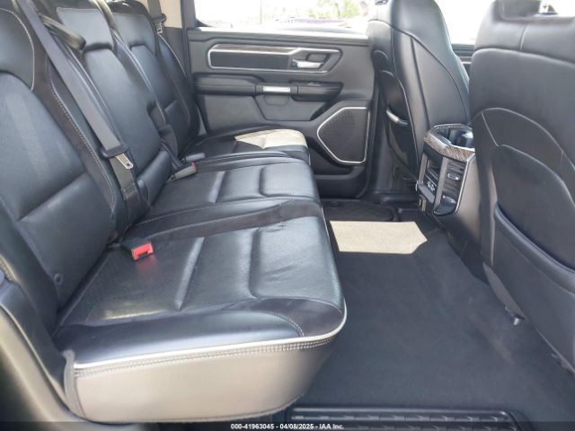 1C6RREJT1KN509742 RAM 1500 Laramie  4x2 5'7 Box