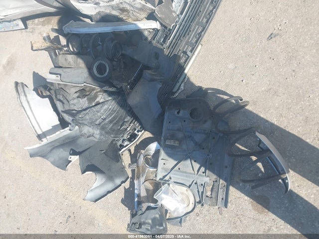 5TDKZRFH0JS533562 Toyota Highlander Xle