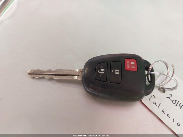 Toyota RAV4 LE 2014 JTMBFREV8EJ005559 Image 11