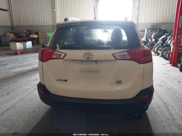 Toyota RAV4 LE 2014 JTMBFREV8EJ005559 Image 16