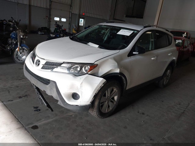 Toyota RAV4 LE 2014 JTMBFREV8EJ005559 Image 2