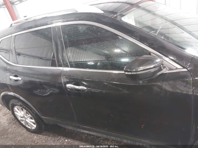 JN8AT2MT9HW406061 Nissan ROGUE SV
