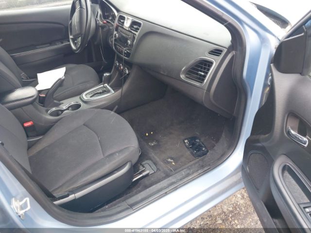 1C3CCBAB1EN205387 Chrysler 200 LX