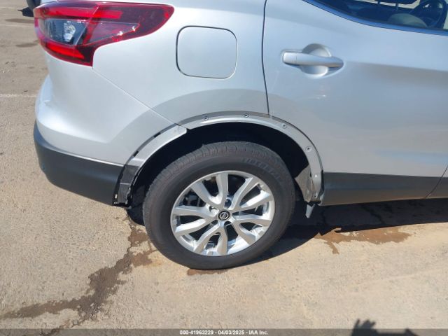 JN1BJ1AV5MW568661 Nissan Rogue Sport S Fwd Xtronic Cvt