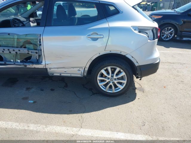 JN1BJ1AV5MW568661 Nissan Rogue Sport S Fwd Xtronic Cvt