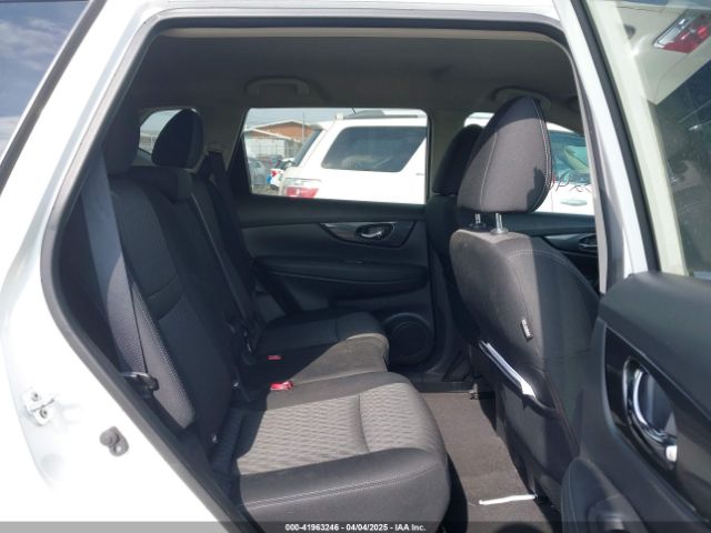 KNMAT2MT0HP556856 Nissan ROGUE SV