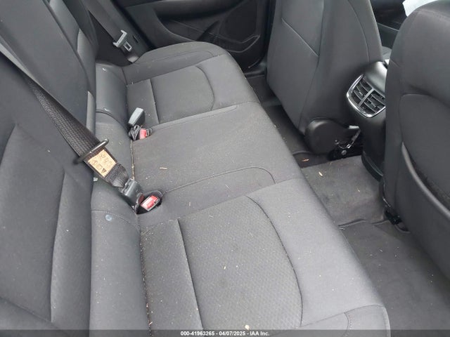 1G1ZD5ST7PF205959 Chevrolet Malibu Fwd 1lt