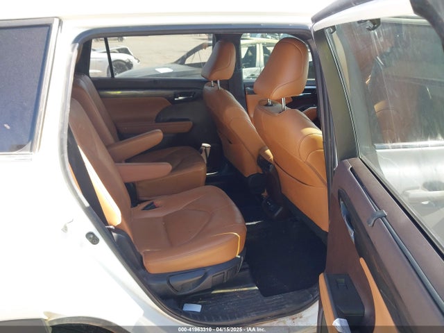 5TDFZRBH7MS106231 Toyota Highlander Platinum