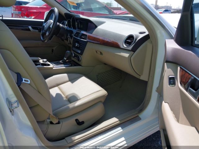 WDDGF8AB1ER310730 Mercedes-Benz C 300 Luxury 4matic/sport 4matic