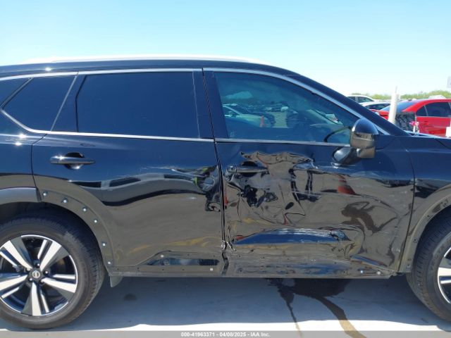 5N1AT3CA8MC684040 Nissan Rogue Sl Fwd