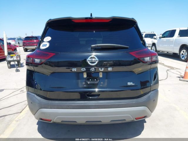 5N1AT3CA8MC684040 Nissan Rogue Sl Fwd