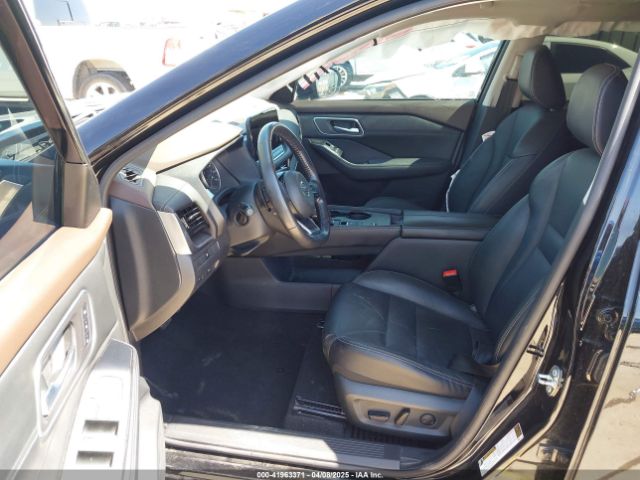 5N1AT3CA8MC684040 Nissan Rogue Sl Fwd
