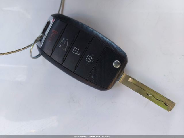 5XYPG4A32JG377807 KIA Sorento 2.4l Lx