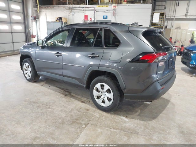 Toyota RAV4 LE 2019 JTMH1RFVXKD036880 Image 3