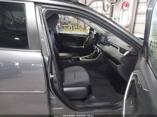 Toyota RAV4 LE 2019 JTMH1RFVXKD036880 Image 5