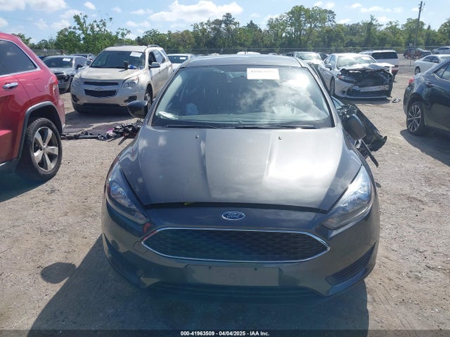 1FADP3K26JL281451 Ford FOCUS SE
